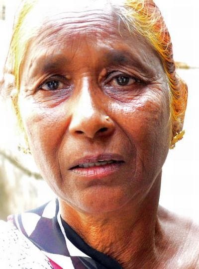 बिल्सी में समस्याएं सुनते संयुक्त विकास आयुक्त प्रदीप कुमार। संवाद