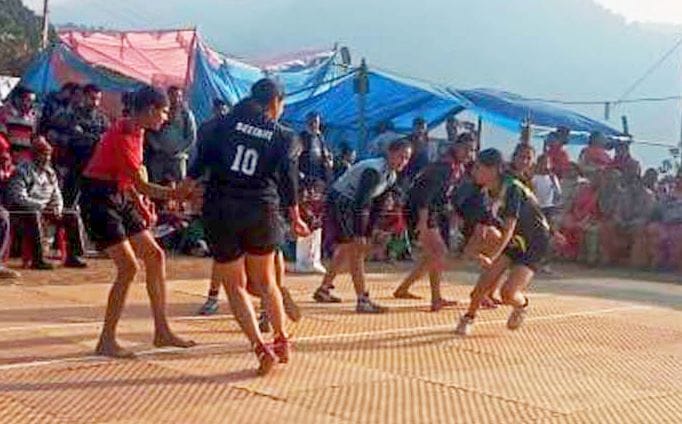 सोलन के चामत भड़ेच में मेले के दौरान सजाया गया देव दयारश मंदिर। संवाद सोलन के चामत भड़ेच में मेले के दौरान सजाया गया देव दयारश मंदिर। संवाद
