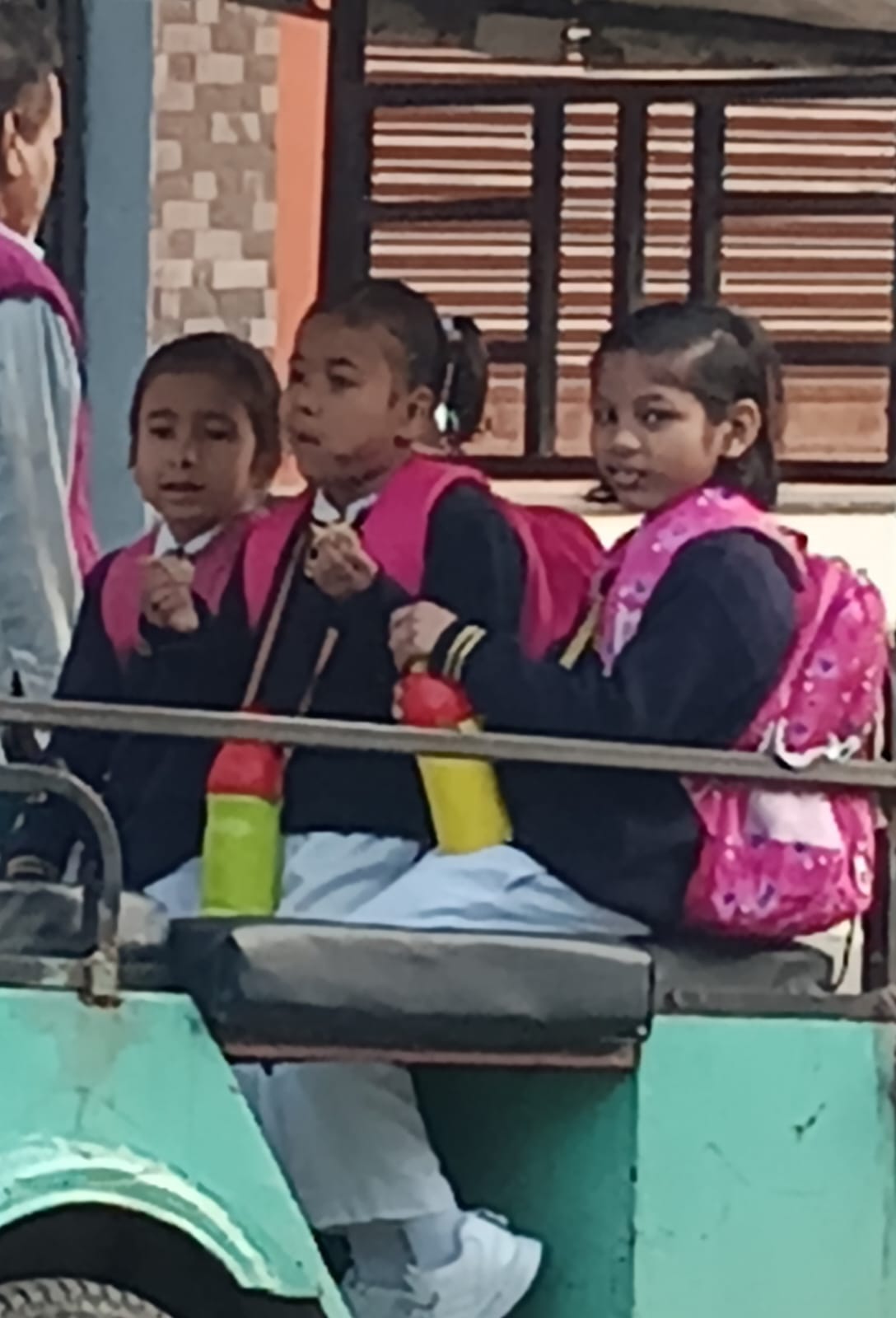 शहर में बुधवार की सुबह आसमान में छाया कोहरा । संवाद