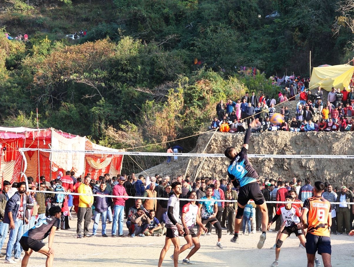 सोलन विधानसभा क्षेत्र की ग्राम पंचायत छावशा के ग्राम डुमैहर-आंजी में आयोजित दो दिवसीय छिंज मेले