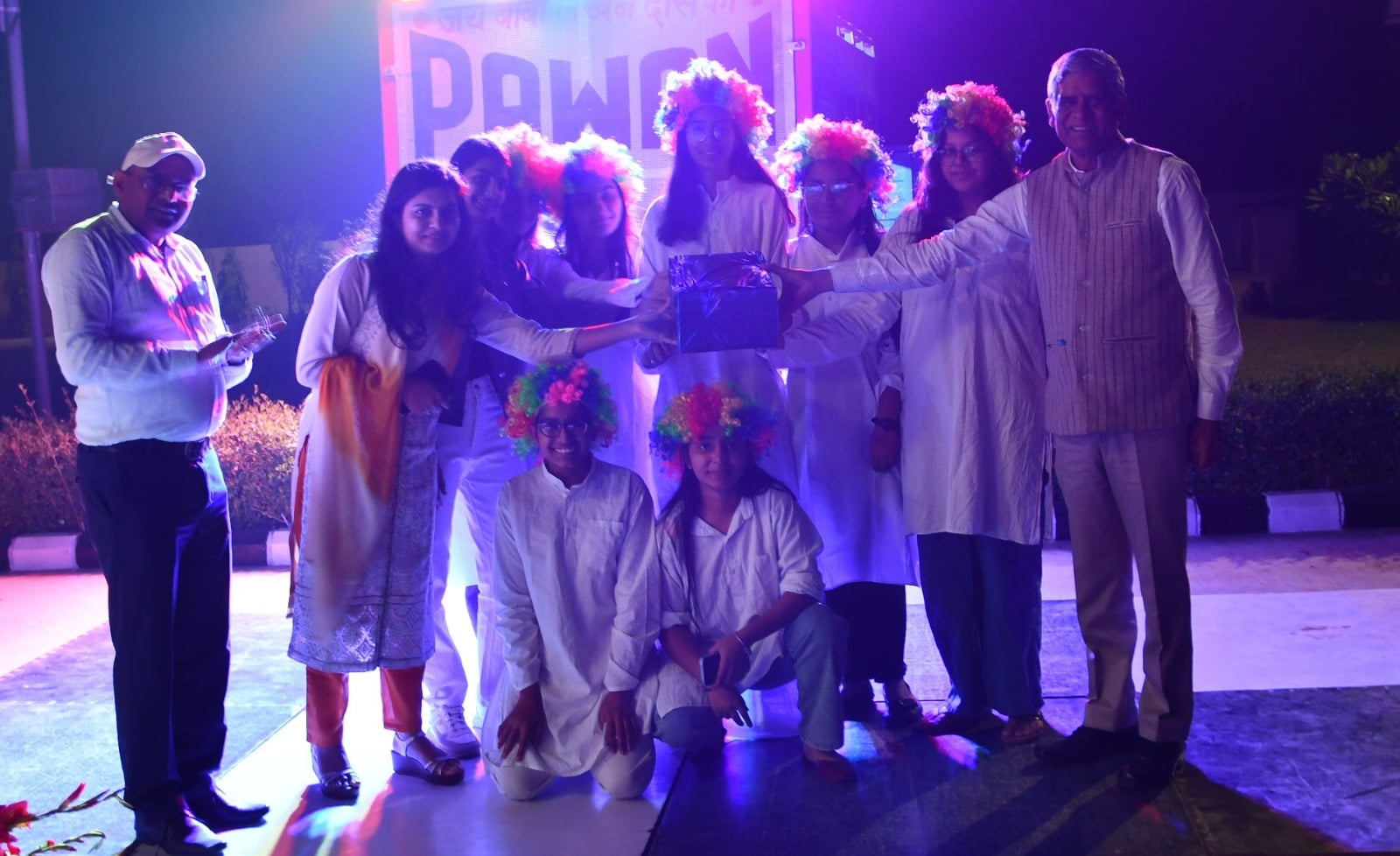 रेवाड़ी के कृषि महाविद्यालय में आयोजित वार्षिक समारोह में भाग लेतीं छात्राएं। स्रोत : कॉलेज रेवाड़ी के कृषि महाविद्यालय में आयोजित वार्षिक समारोह में भाग लेतीं छात्राएं। स्रोत : कॉलेज