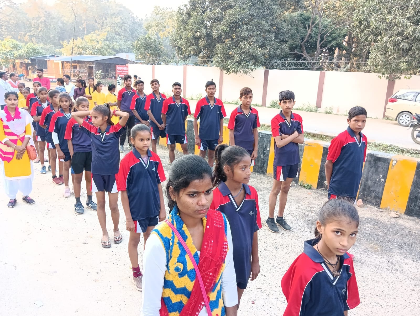 शहर के कचहरी तिराहे से निकाली गई खेल ज्योति यात्रा में शामिल एकल अभियान अभ्युदय यूथ क्लब के सद शहर के कचहरी तिराहे से निकाली गई खेल ज्योति यात्रा में शामिल एकल अभियान अभ्युदय यूथ क्लब के सद