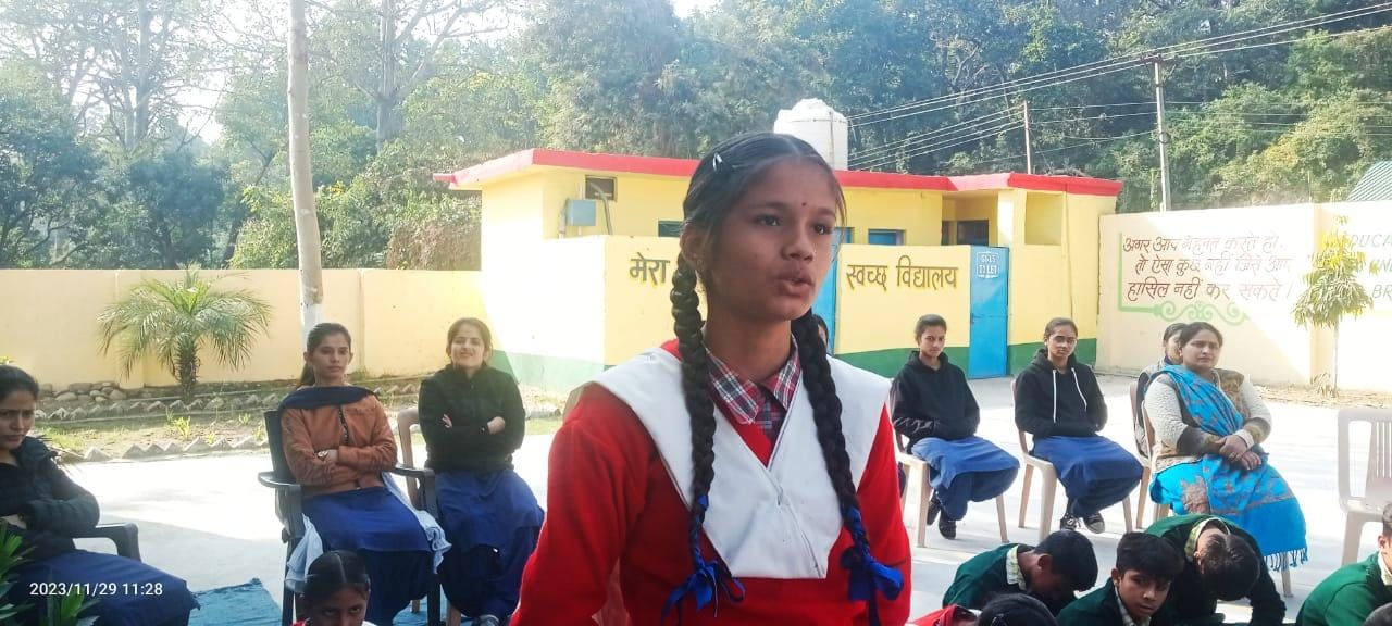 - बहराल उच्च विद्याालय में पुलिस की पाठशाला कार्यक्रम के मुख्य अतिथि एसएचओ अशोक चौहान संबोधित क - बहराल उच्च विद्याालय में पुलिस की पाठशाला कार्यक्रम के मुख्य अतिथि एसएचओ अशोक चौहान संबोधित क