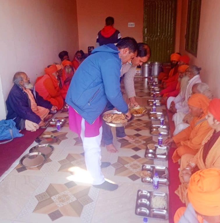 कंडाघाट ज़िला सोलन की ग्राम पंचायत सिरी नगर के दोलग गांव में स्वामी हरिहरानन्द परमहंस महाराज जी