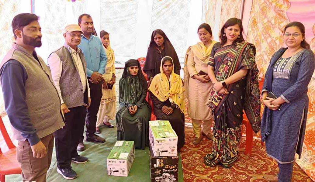 शहर के ड्रमण्ड राजकीय इंटर कॉलेज मैदान पर किया गया सामूहिक विवाह समारोह का आयोजन । संवाद