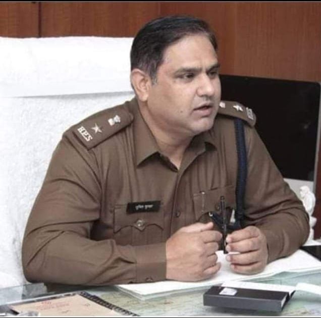 30जेएनडी19: शीतलपुरी कालोनी में चोरी के बाद बिखरा पड़ा सामान। संवाद। 30जेएनडी19: शीतलपुरी कालोनी में चोरी के बाद बिखरा पड़ा सामान। संवाद।
