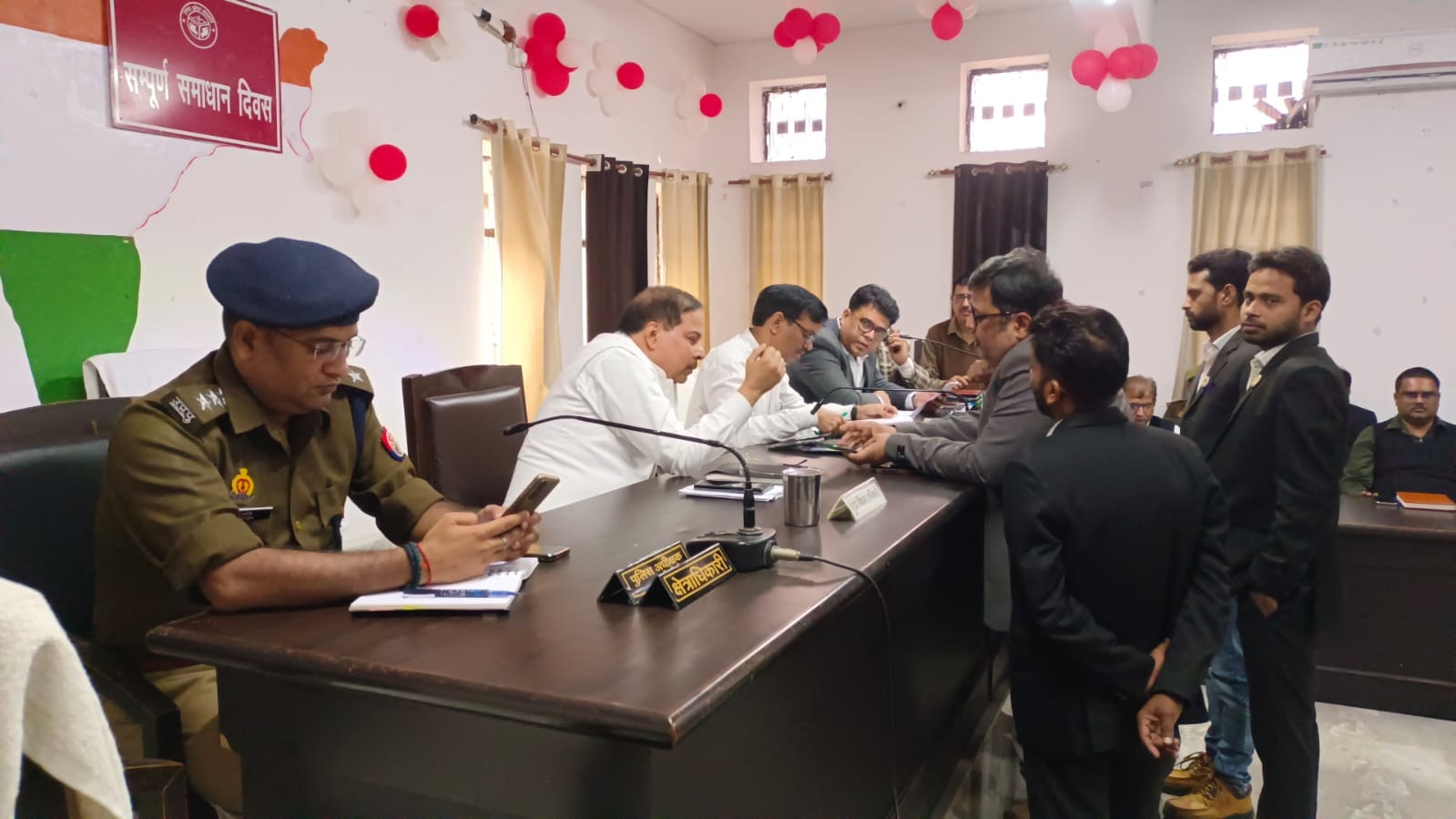 सदर तहसील में संपूर्ण समाधान दिवस में पहुंचे कमिश्नर और आईजी ।