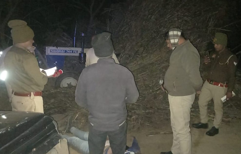 तलहेड़ी में हादसे में हुई ट्रेक्टर चालक की मौत की जानकारी लेती पुलिस। संवाद