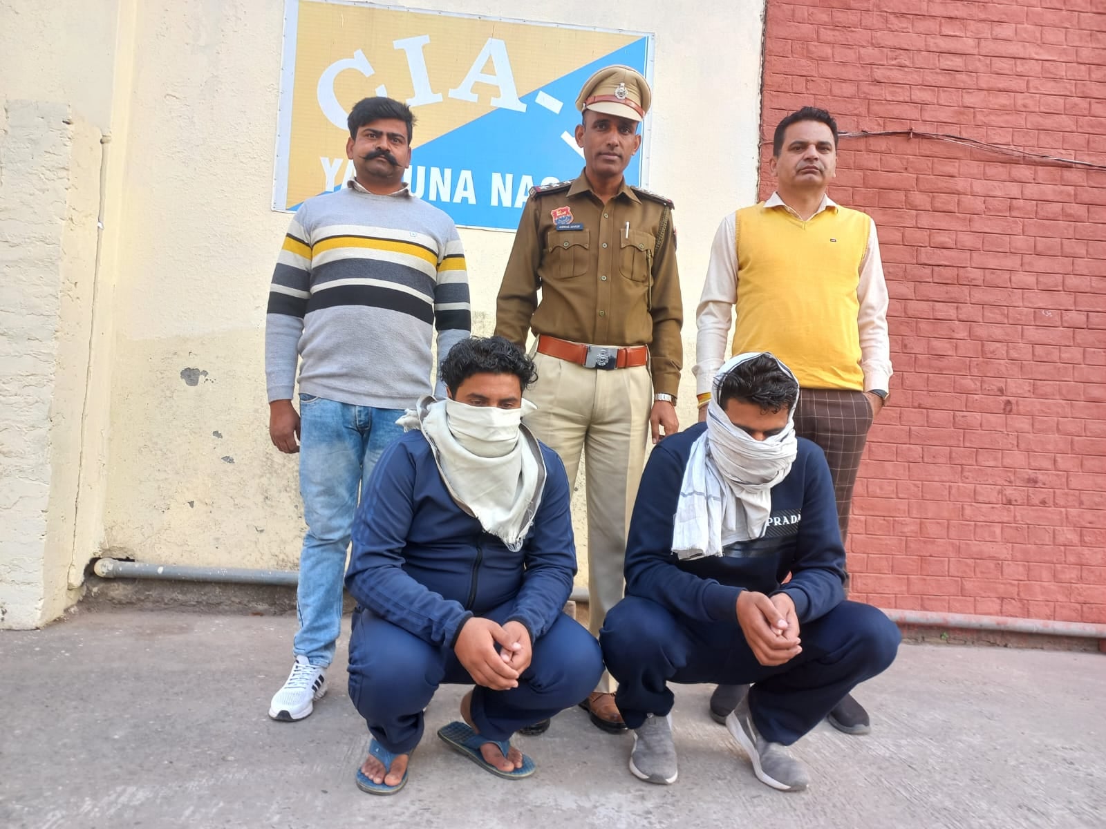 अंकित उर्फ मोगली को कोर्ट में ले जाती पुलिस। प्रवक्ता