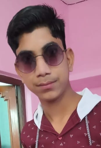 छात्र की मौत पर रोते बिलखते परिजन छात्र की मौत पर रोते बिलखते परिजन
