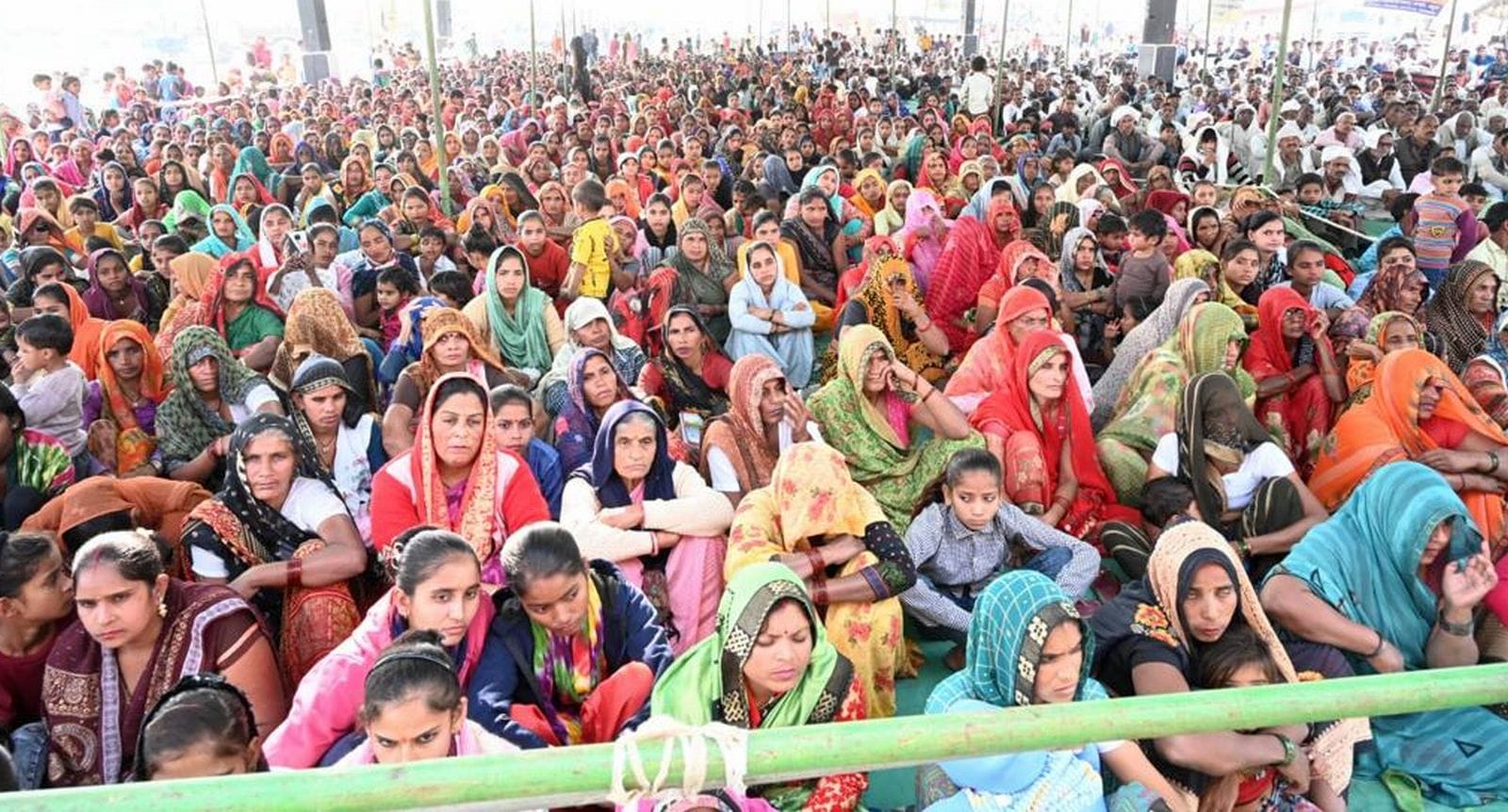 इस्मामनगर के डकनगला में प्रवचन करते पंकज जी महाराज। संवाद