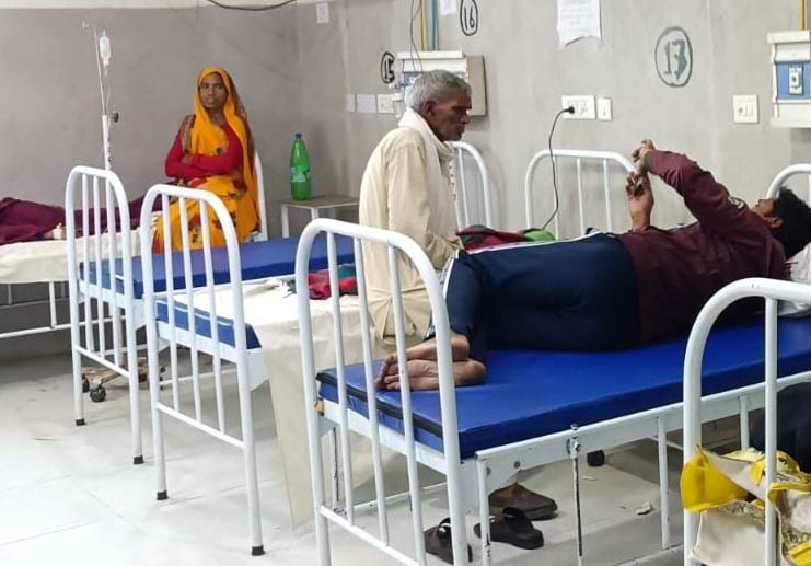 जिला अस्पताल के बच्चा वार्ड में भर्ती बच्चे स्रोत:संवाद जिला अस्पताल के बच्चा वार्ड में भर्ती बच्चे स्रोत:संवाद