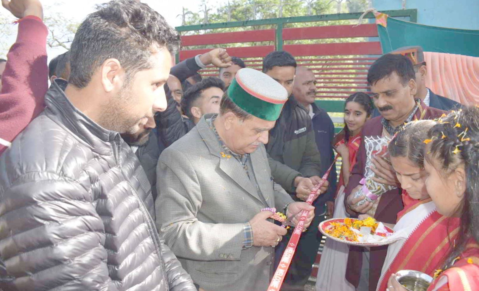 चंबा में चुवाड़ी के राजकीय वरिष्ठ माध्यमिक पाठशाला ध्रूंबनेटा के वार्षिक समारोह के दौरान प्रस्त