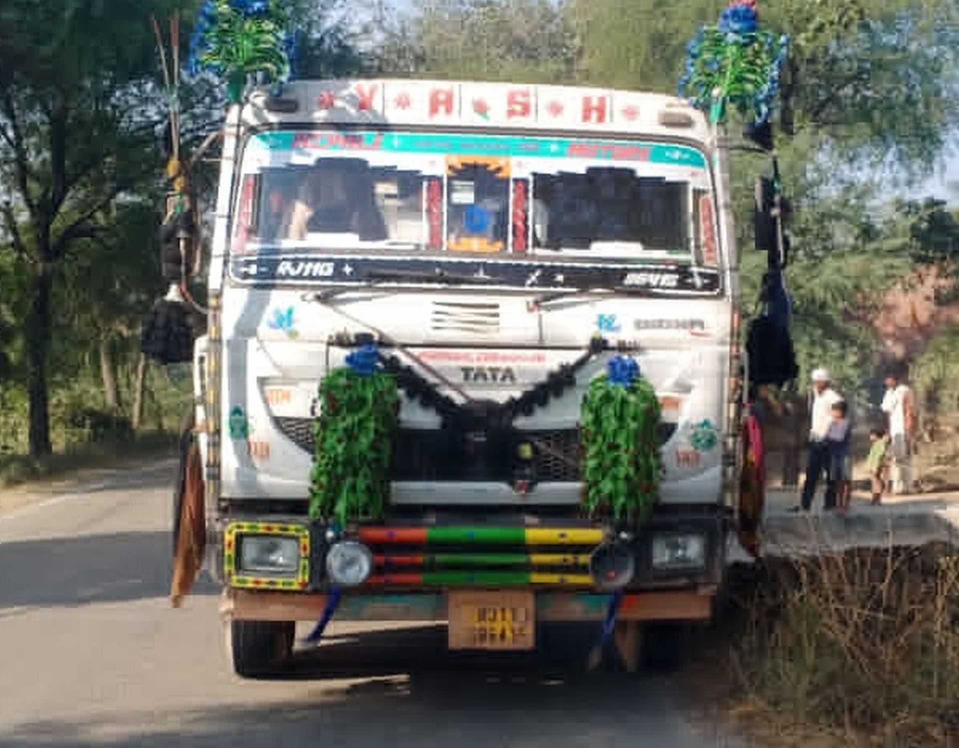 मृतक दिग्विजय सिंह उर्फ बाबू सिंह का फाइल फोटो। डंपर की टक्कर से सहकारी समिति के सचिव की मौत के