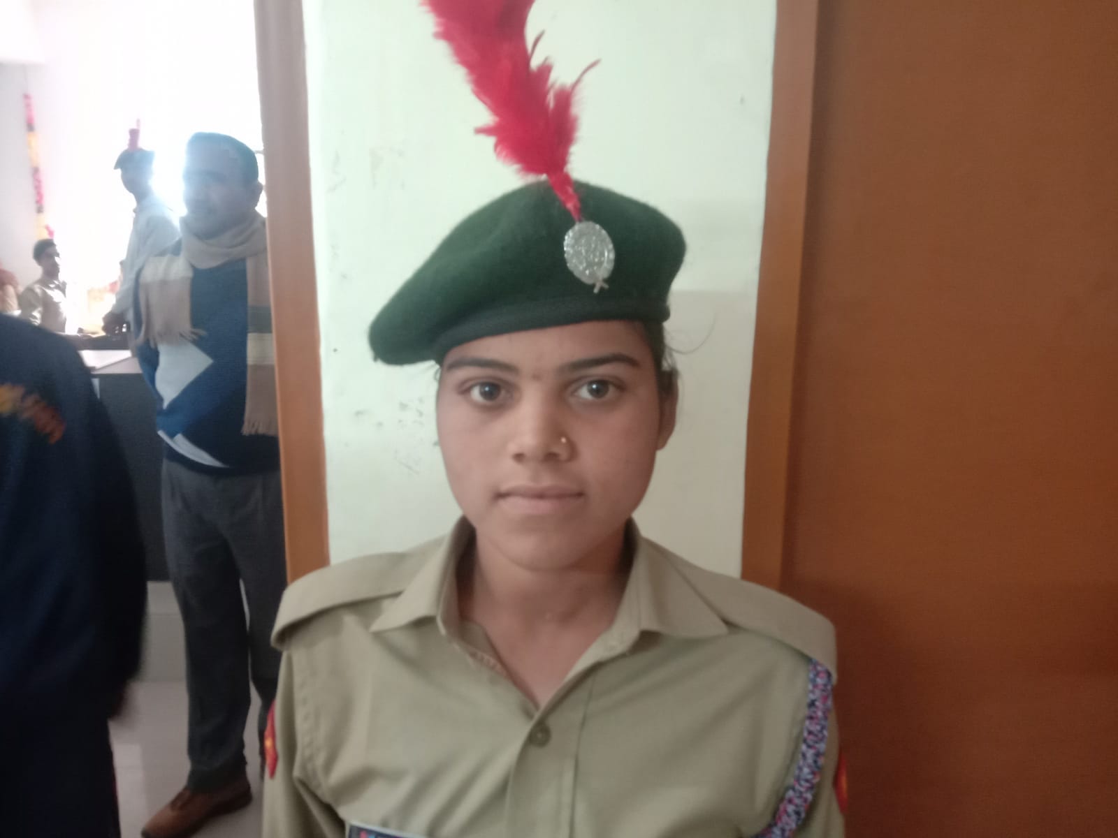 करियर काउंसलिग को संबोधित करते जिला सेवायोजन अधिकारी विवेक शुक्ला । संवाद