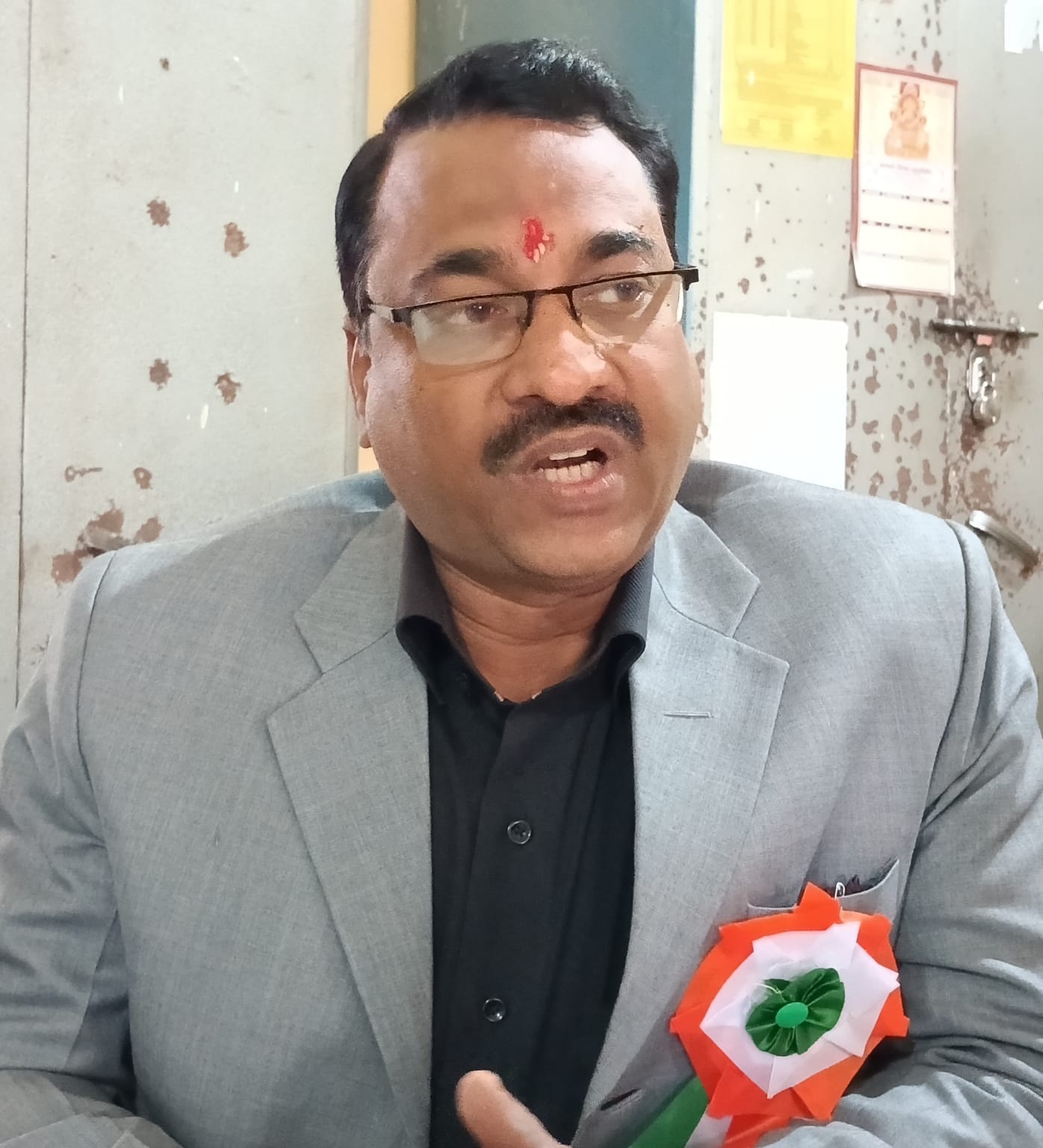 राम इंटर कॉलेज में आयोजित पुरातन छात्र सम्मेलन में कार्यक्रम प्रस्तुत करता छात्र । संवाद राम इंटर कॉलेज में आयोजित पुरातन छात्र सम्मेलन में कार्यक्रम प्रस्तुत करता छात्र । संवाद