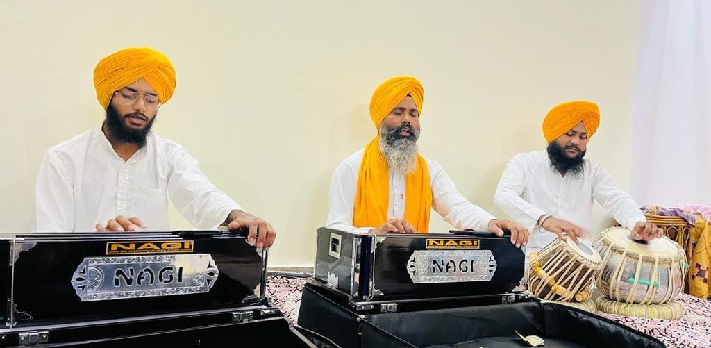 गुरूद्धारा तेग बहादुर साहिब एकता नगर में आयोजित सर्व धर्म सम्मेलन में मौजूद लोग । संवाद गुरूद्धारा तेग बहादुर साहिब एकता नगर में आयोजित सर्व धर्म सम्मेलन में मौजूद लोग । संवाद