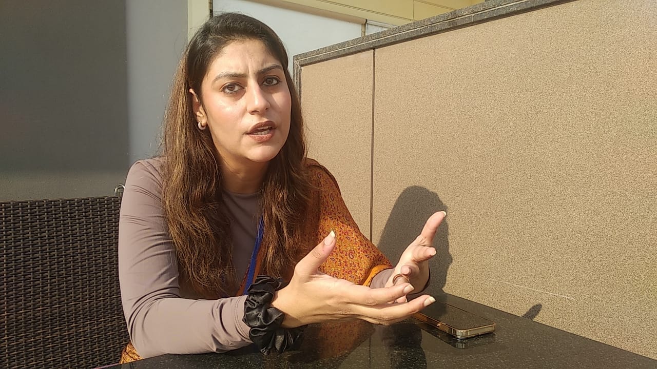 शाहजहांपुर में आईएमए के कार्यक्रम में जिले की टीम को अवार्ड देते अतिथि। स्रोत-संगठन