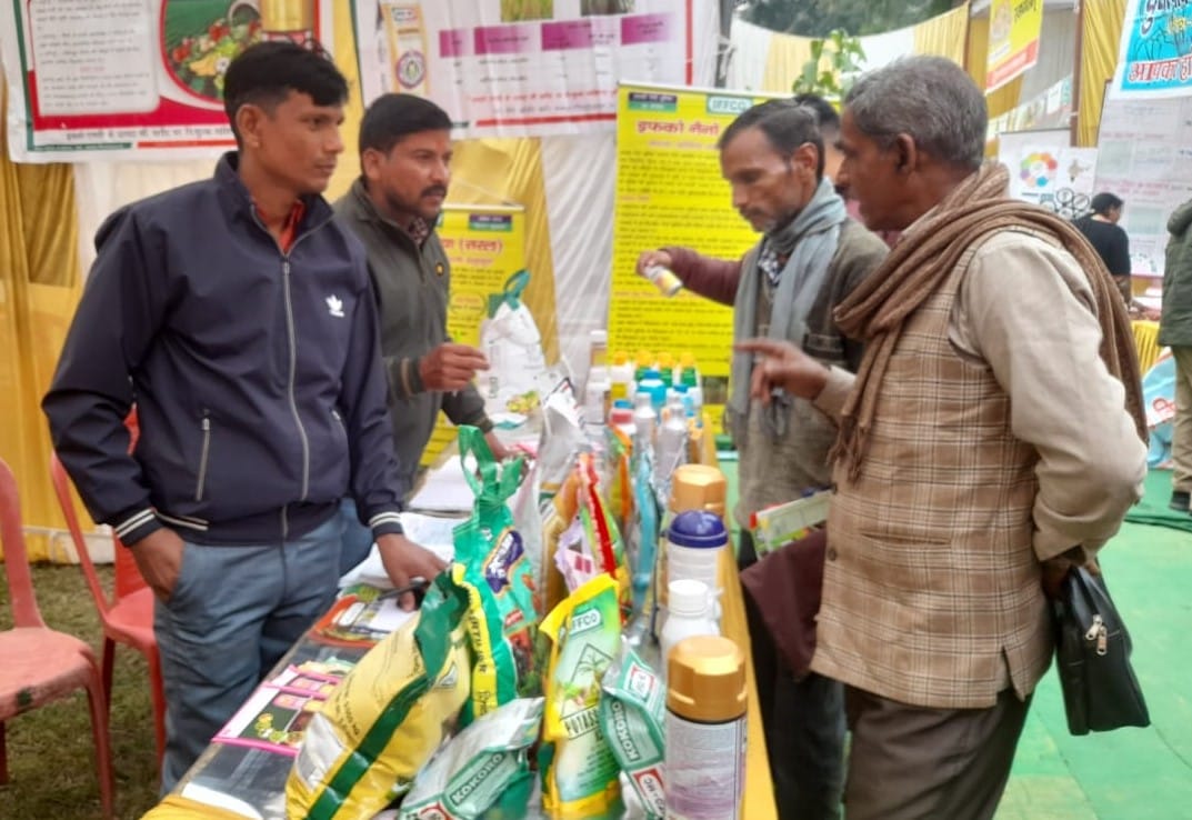 किसानों को संबोधित करते सांसद अरुण कुमार सागर। स्रोत: विभाग