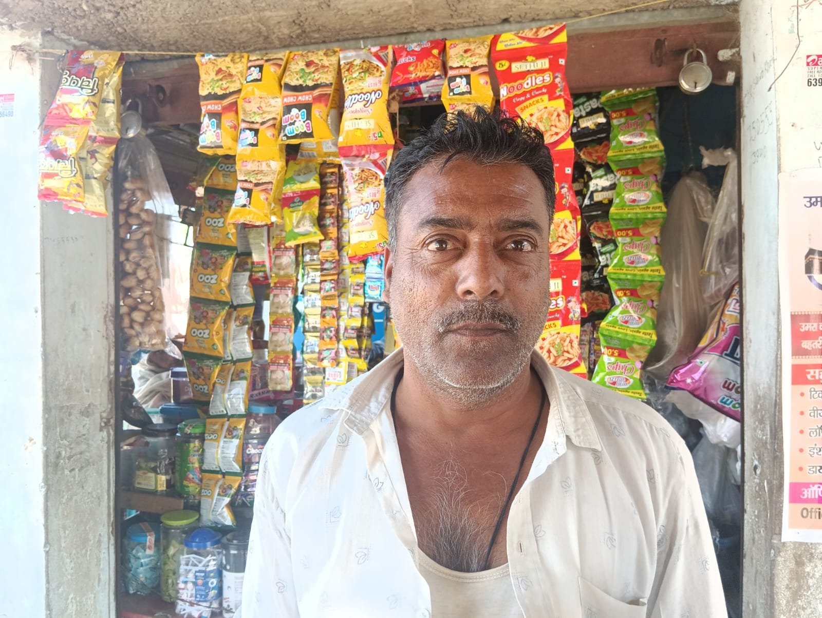 इस्लाम न्रगर में बनी कच्ची नाली । संवाद