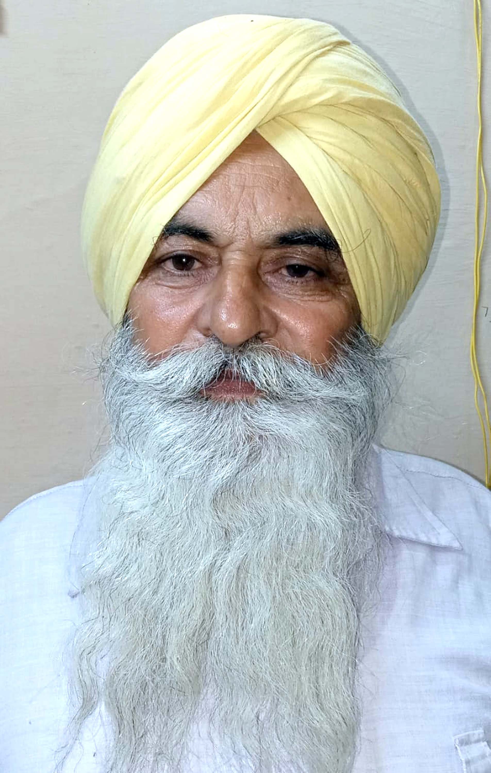 अंबाला सिटी से सटे गांव जलबेड़ा में मेन सड़क के साथ बना तालाब। अंबाला सिटी से सटे गांव जलबेड़ा में मेन सड़क के साथ बना तालाब।