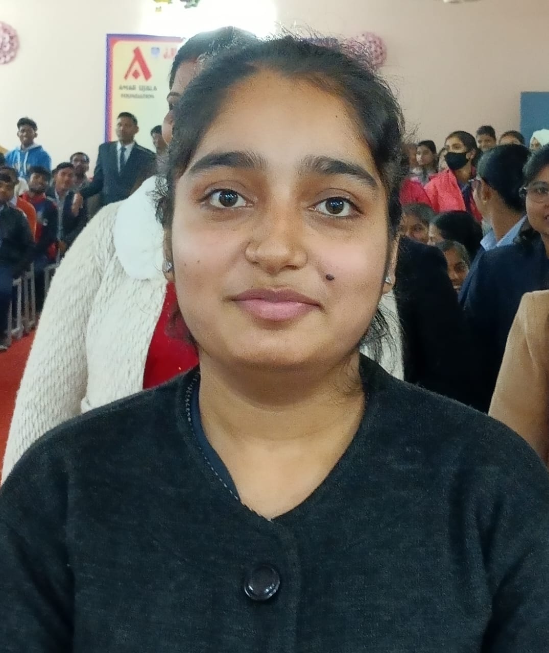 जेएमबी इंस्टीटयूट में आयोजित पुलिस की पाठशाला में मौजूद छात्राएं । संवाद