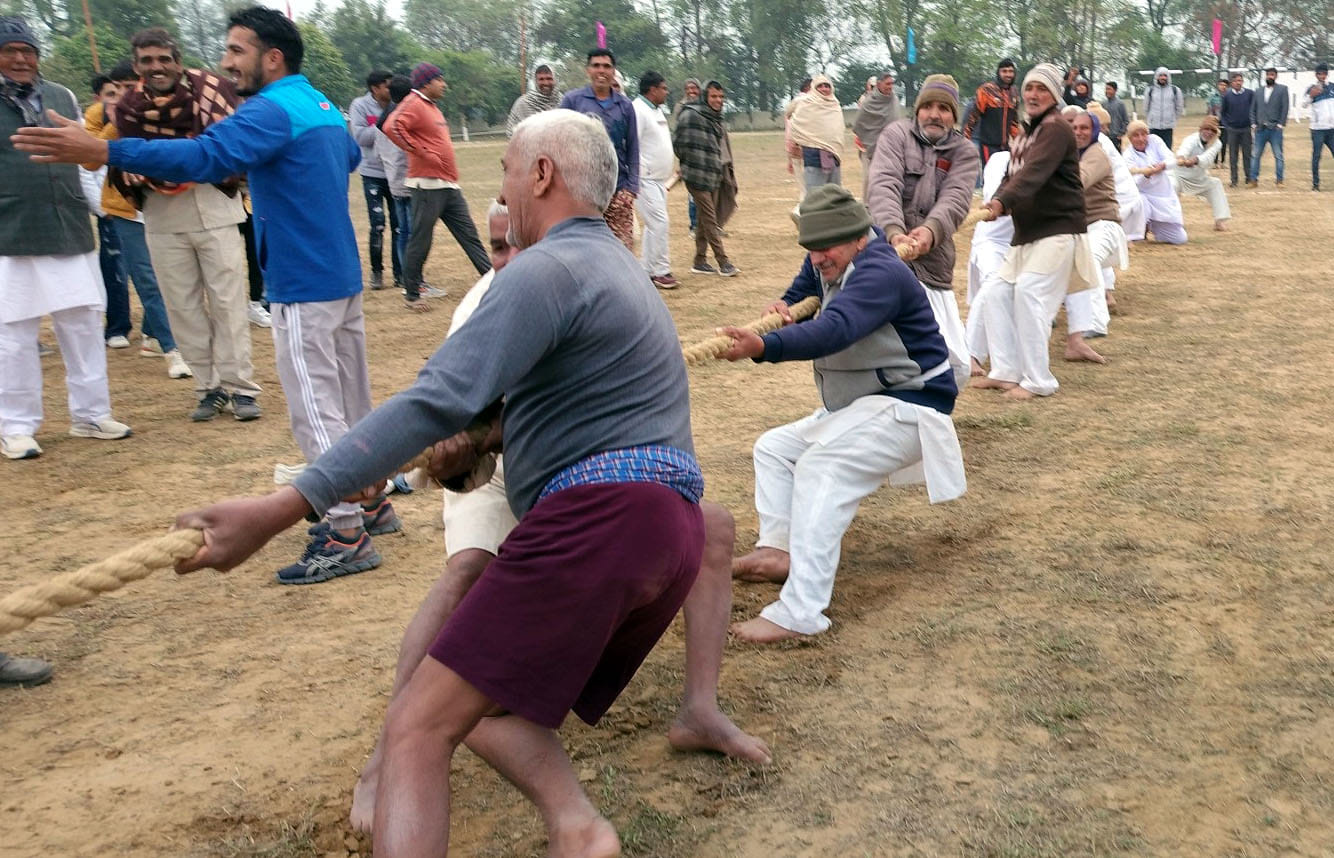 01जेएनडी36: प्रदर्शन को देखते हुए पूर्व विधायक प्रेमलता। संवाद 01जेएनडी36: प्रदर्शन को देखते हुए पूर्व विधायक प्रेमलता। संवाद