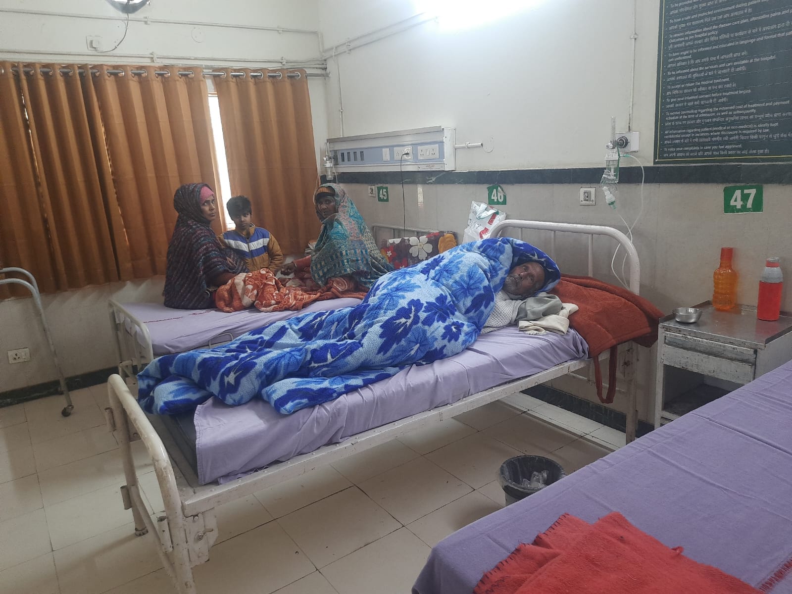 फोटो 25. सोनीपत के जिला नागरिक अस्पताल के मेडिकल वार्ड में भर्ती मरीज। संवाद