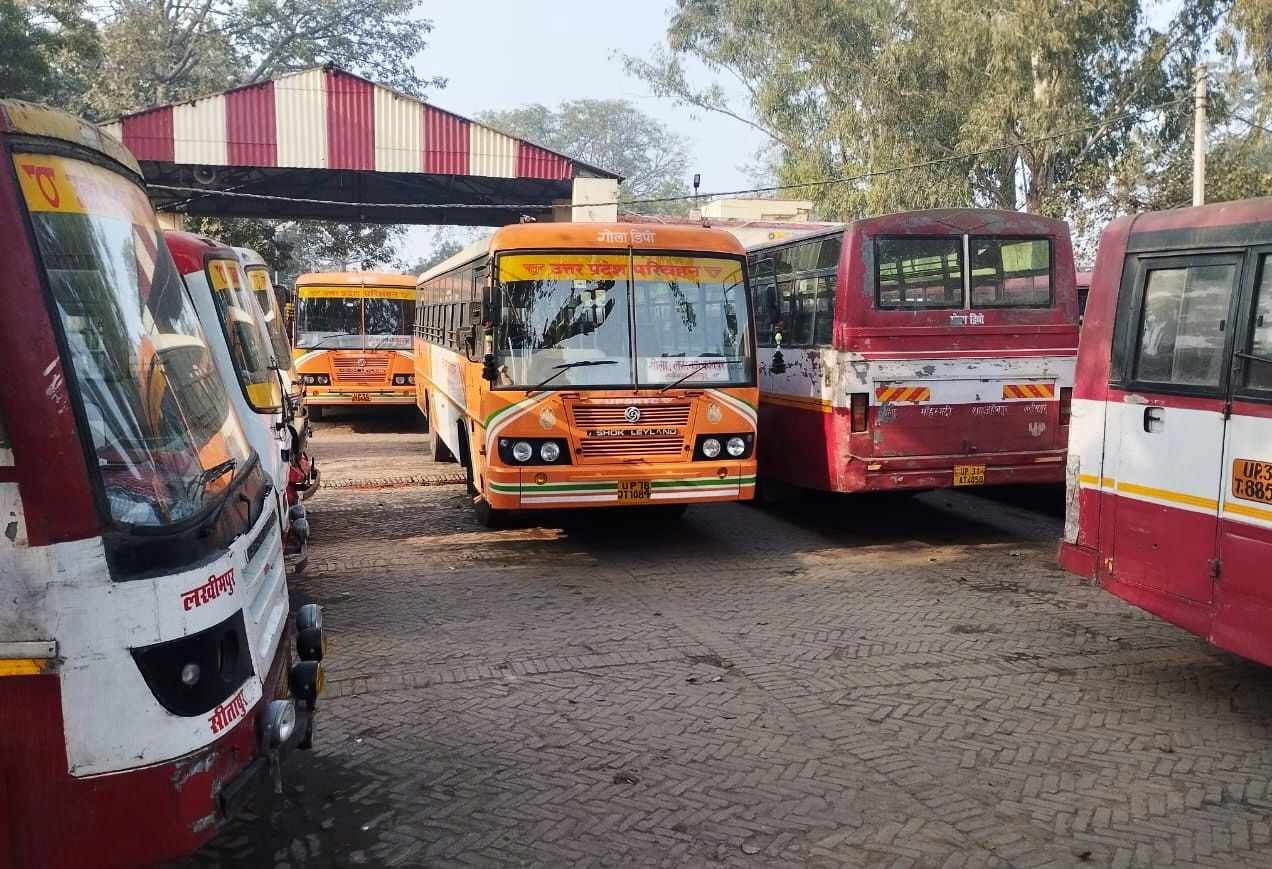 चालकों के साथ बैठक करते एआरटीओ व एआरएम स्त्रोत। परिवाहन विभाग। चालकों के साथ बैठक करते एआरटीओ व एआरएम स्त्रोत। परिवाहन विभाग।
