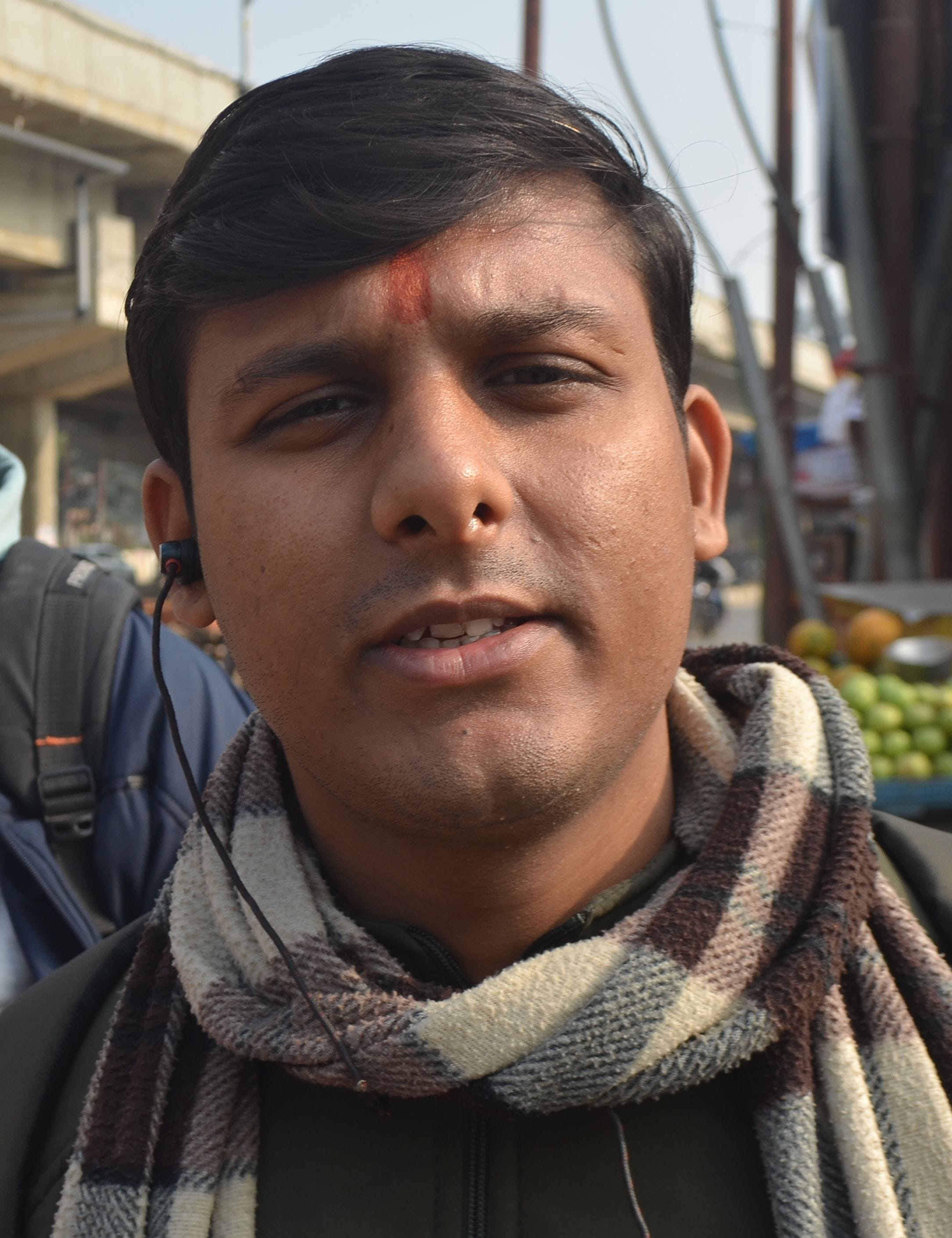 हड़ताल का असर , रोड़वेज बस अड्डे के पास बने पेट्रोल पर लोगो की लगी भीड़। संवाद हड़ताल का असर , रोड़वेज बस अड्डे के पास बने पेट्रोल पर लोगो की लगी भीड़। संवाद