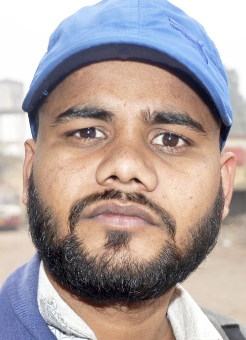 सब्जी मंडी में खरीदारी करती महिला। संवाद सब्जी मंडी में खरीदारी करती महिला। संवाद