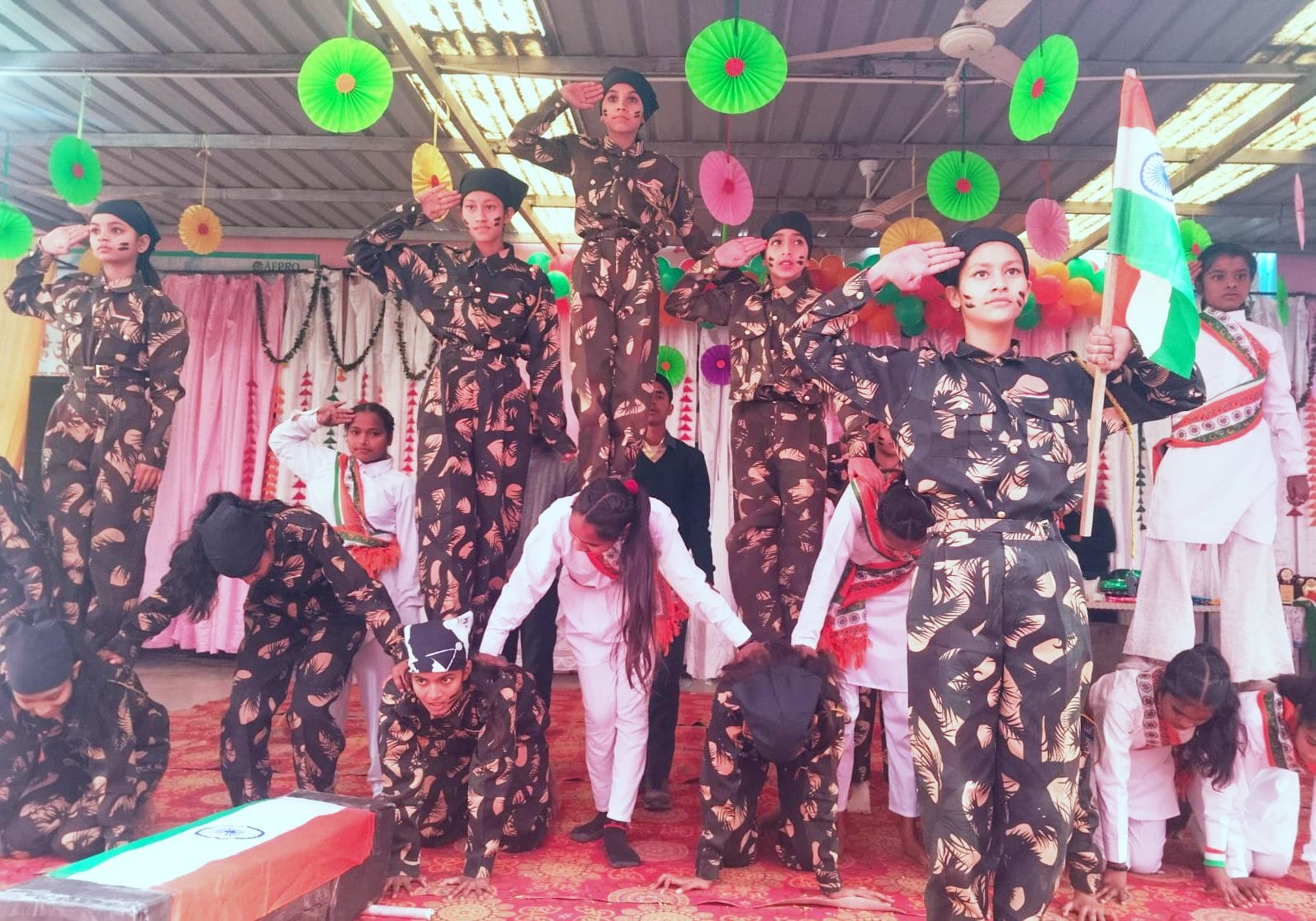 राजकीय वरिष्ठ माध्यमिक पाठशाला लोधी माजरा में वार्षिक समारोह में मौजूद सीपीएस राम कुमार चौधरी व राजकीय वरिष्ठ माध्यमिक पाठशाला लोधी माजरा में वार्षिक समारोह में मौजूद सीपीएस राम कुमार चौधरी व