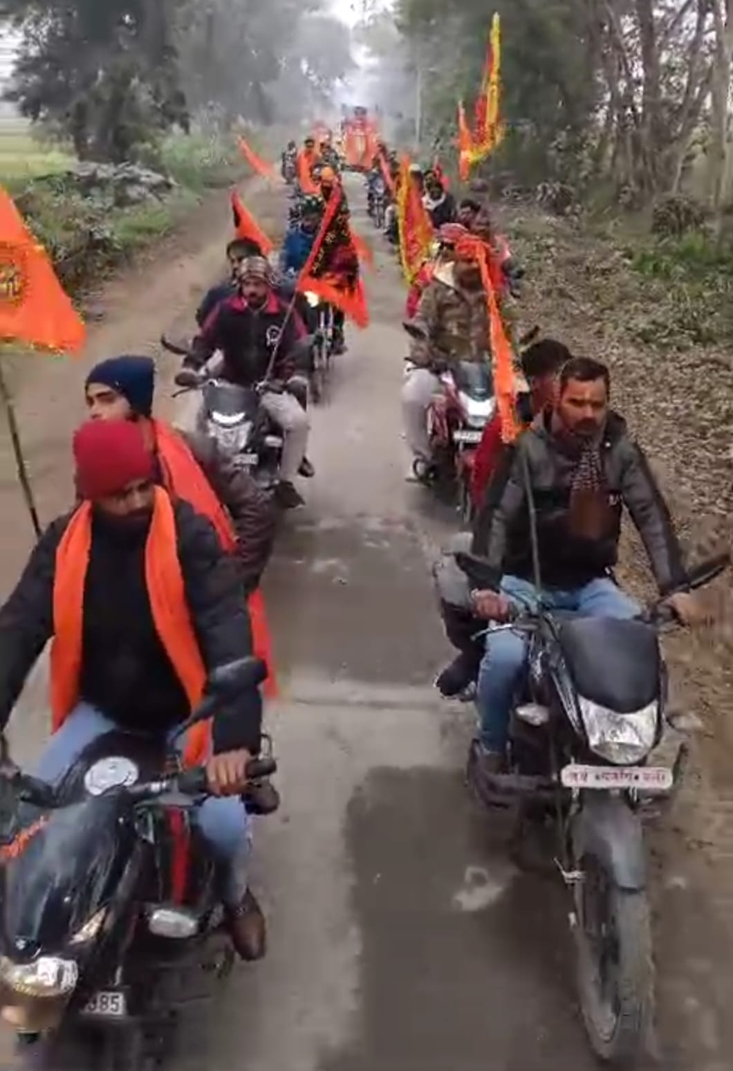 गांव भदेंगकंजा में बांटे गए अक्षत । स्रोत - कार्यकर्ता गांव भदेंगकंजा में बांटे गए अक्षत । स्रोत - कार्यकर्ता