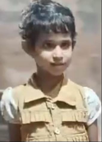 नहटौर में बच्ची की हत्या के बाद घटना स्थल पर परिजनों से जानकारी लेते एएसपी ग्रामीण रामअर्ज। नहटौर में बच्ची की हत्या के बाद घटना स्थल पर परिजनों से जानकारी लेते एएसपी ग्रामीण रामअर्ज।