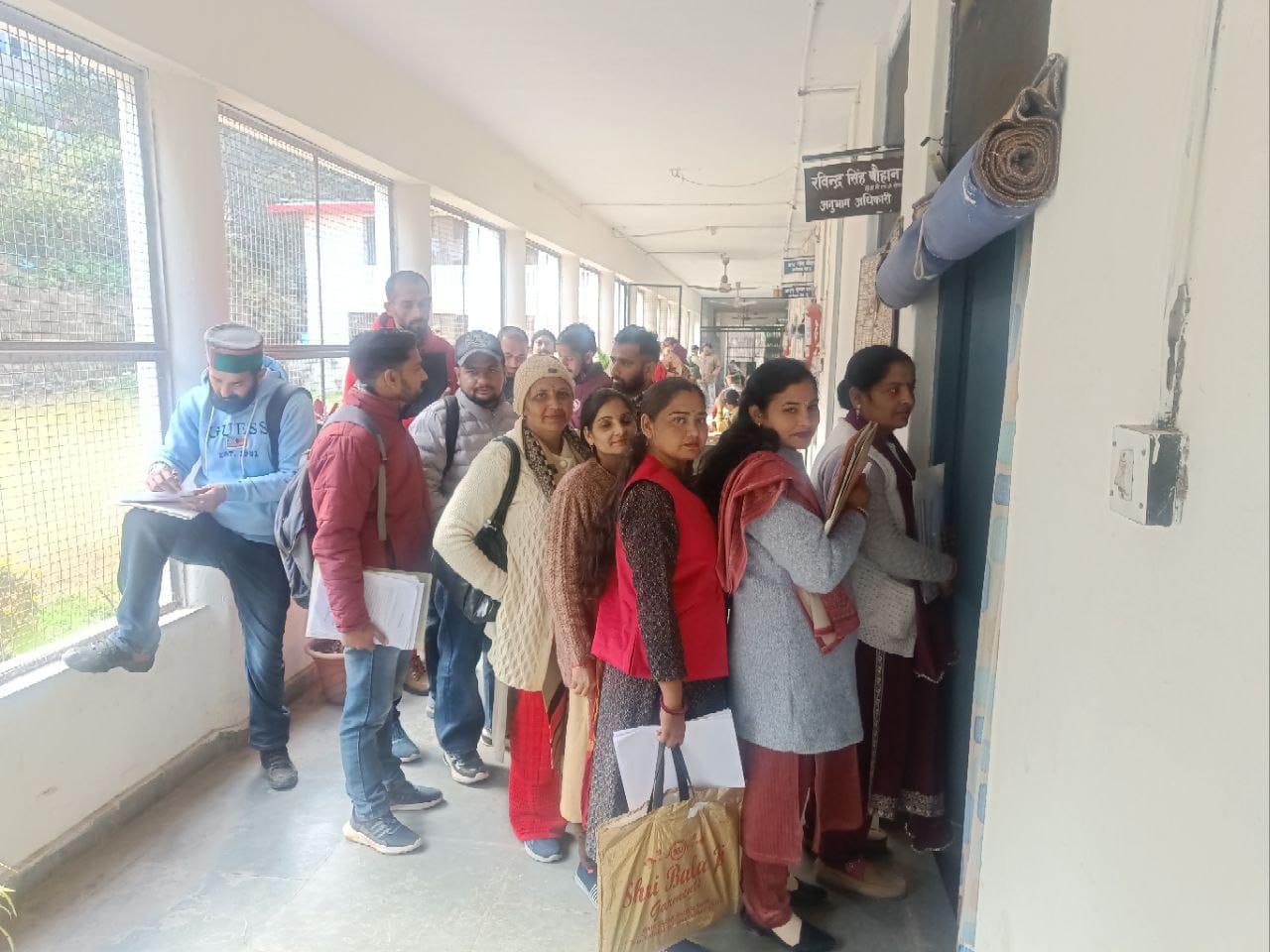 प्रारंभिक शिक्षा उपनिदेशक कार्यालय नाहन में शास्त्री की बैचवाइज भर्ती प्रक्रिया के दौरान अभ्यर् प्रारंभिक शिक्षा उपनिदेशक कार्यालय नाहन में शास्त्री की बैचवाइज भर्ती प्रक्रिया के दौरान अभ्यर्