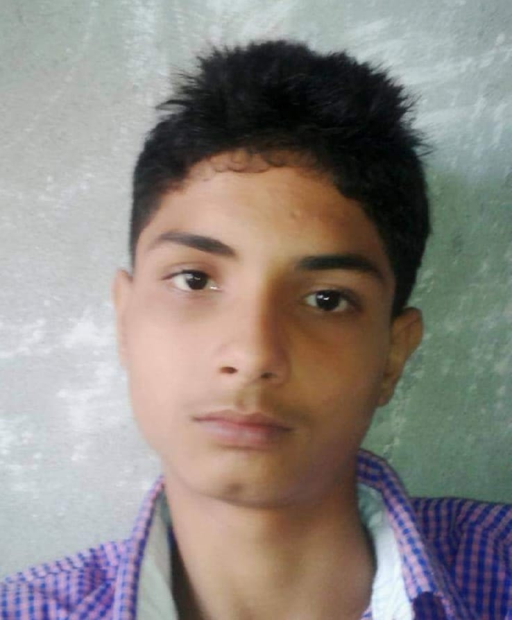 बिजनौर के कस्बा झालू के गोलबाग के पास सड़क दुर्घटना में दो युवकों की मौत के बाद मौके पर पहुंची बिजनौर के कस्बा झालू के गोलबाग के पास सड़क दुर्घटना में दो युवकों की मौत के बाद मौके पर पहुंची