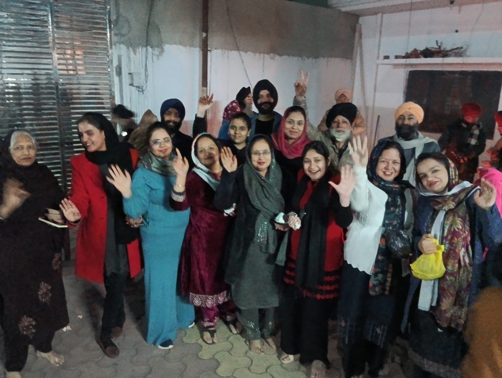 गुरूद्धारा गुरू तेगबहादुर एकता नगर में जलाई गई लोहड़ी । संवाद गुरूद्धारा गुरू तेगबहादुर एकता नगर में जलाई गई लोहड़ी । संवाद
