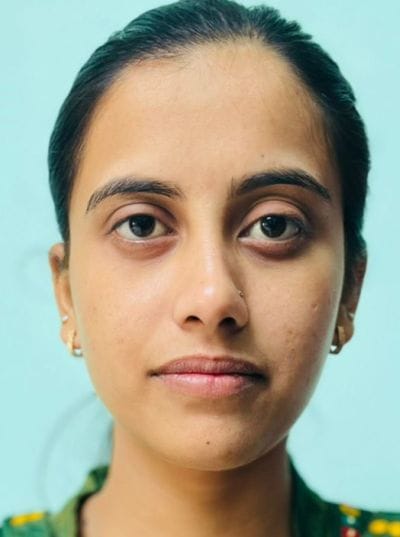 मुड़िया सतासी गांव में मामले की छानबीन करती पुलिस। संवाद मुड़िया सतासी गांव में मामले की छानबीन करती पुलिस। संवाद