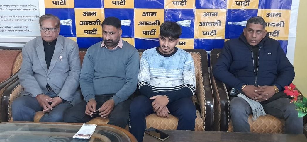 14जेएनडी26: पत्रकार वार्ता कर जानकारी देते हुए वजीर ढांडा।