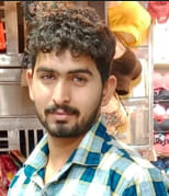 खेत में से गुजरती बिजली की लाइन जिसका तार टूटकर गिरा खेत में से गुजरती बिजली की लाइन जिसका तार टूटकर गिरा