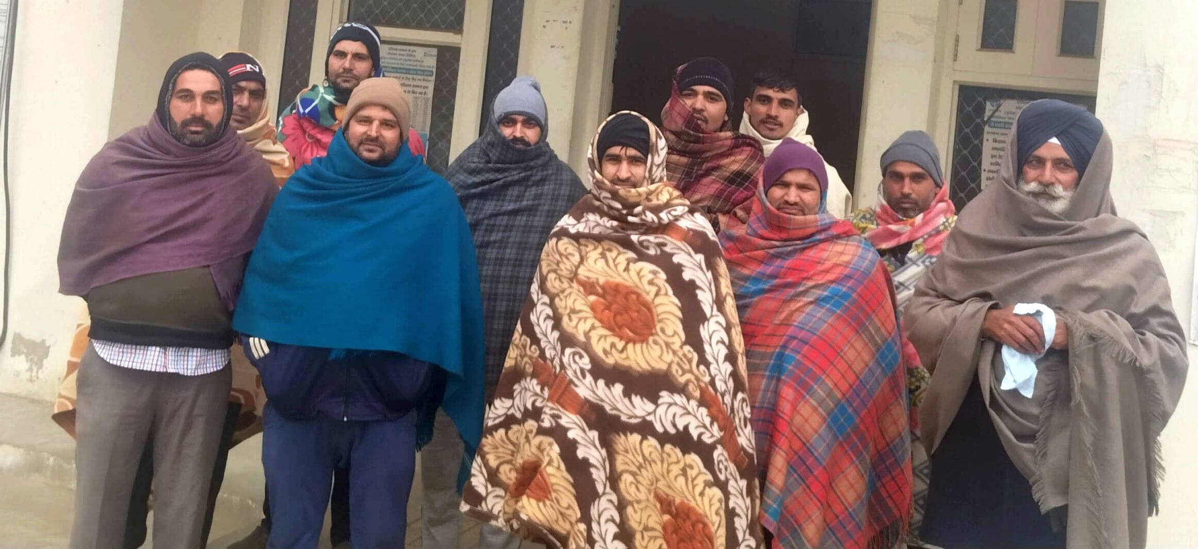 15जेएनडी33-नगूरां बिजली निगम कार्यालय पर विरोध प्रकट करते किसान। संवाद 15जेएनडी33-नगूरां बिजली निगम कार्यालय पर विरोध प्रकट करते किसान। संवाद