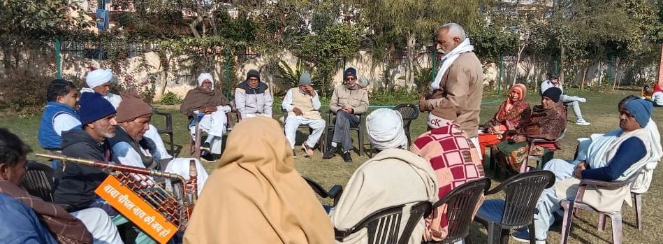 15जेएनडी37-ट्रैक्टर, व्हीकल परेड की योजना बनाने के लिए आयोजित बैठक में मौजूद पदाधिकारी। स्वयं 15जेएनडी37-ट्रैक्टर, व्हीकल परेड की योजना बनाने के लिए आयोजित बैठक में मौजूद पदाधिकारी। स्वयं