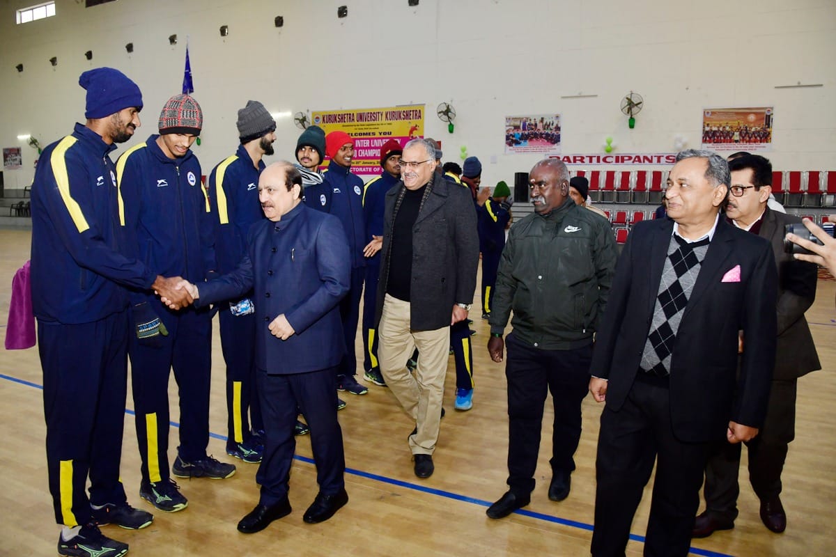 कुरुक्षेत्र। कुवि में ऑल इंडिया इंटर यूनिवर्सिटी वॉलीबाल पुरुष चैंपियनशिप में अंक की जद्दोजहद क कुरुक्षेत्र। कुवि में ऑल इंडिया इंटर यूनिवर्सिटी वॉलीबाल पुरुष चैंपियनशिप में अंक की जद्दोजहद क