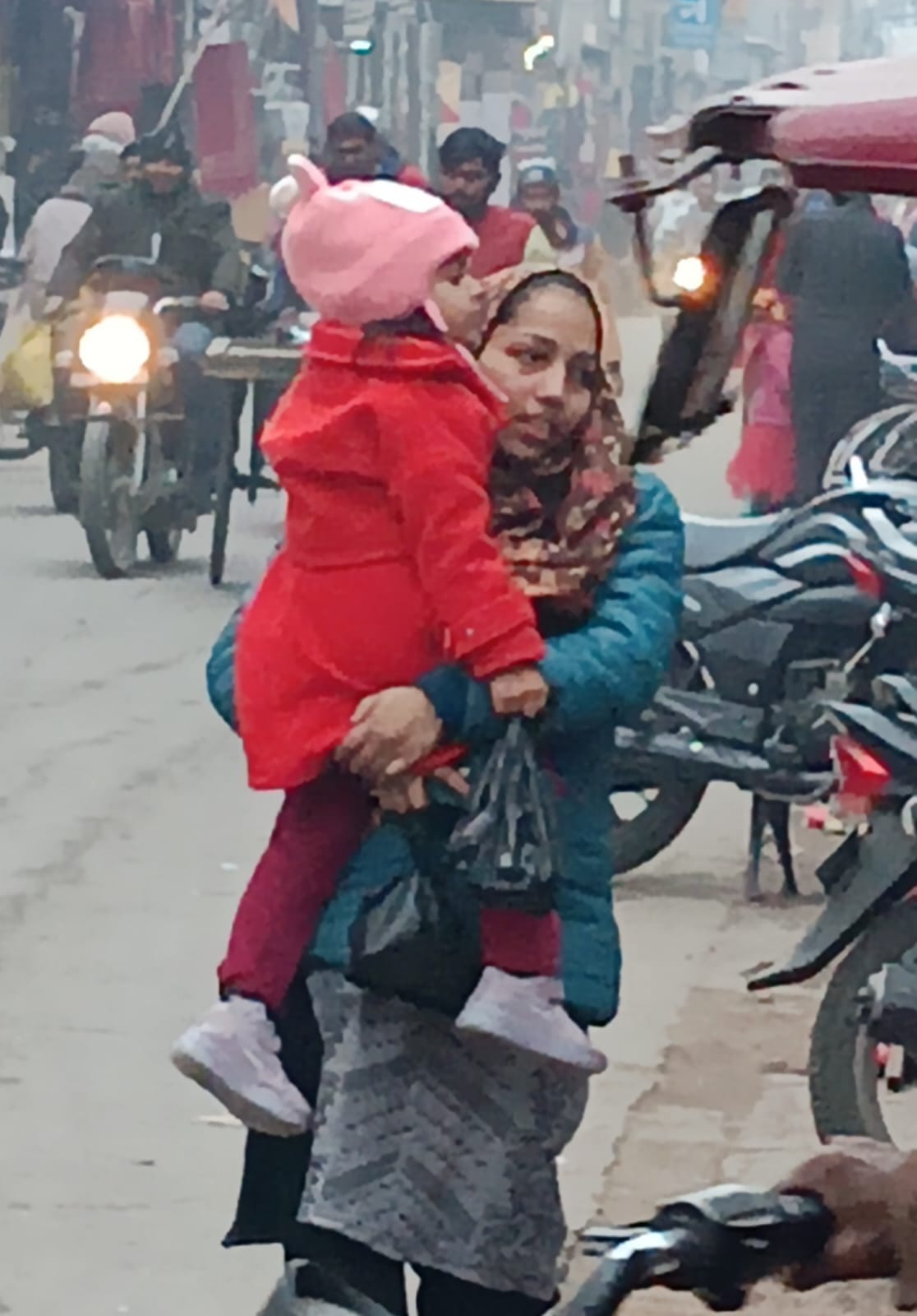 शहर में सोमवार की सुबह रोडवेज जाने वाली रोड पर छाया कोहरा । संवाद शहर में सोमवार की सुबह रोडवेज जाने वाली रोड पर छाया कोहरा । संवाद