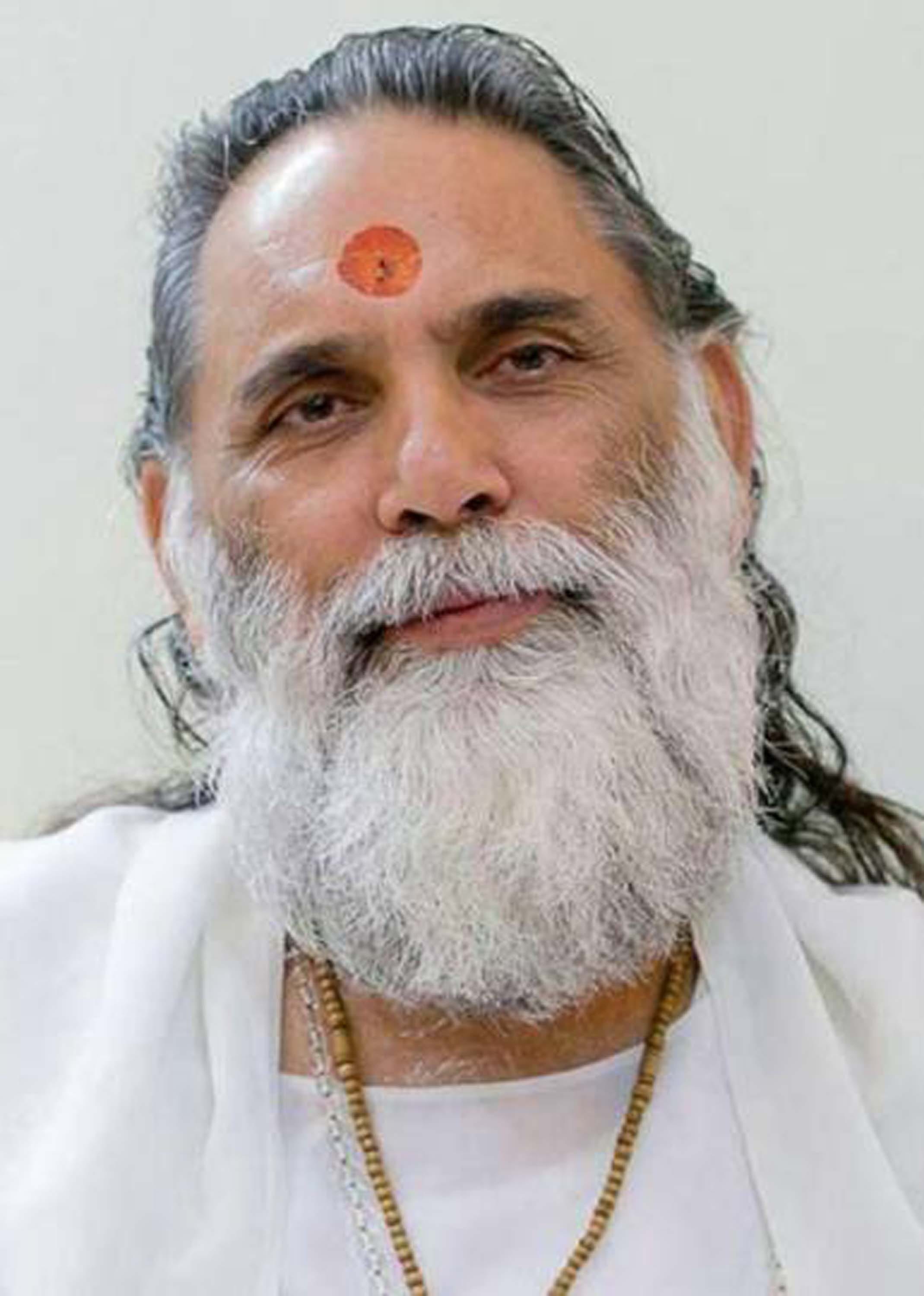 अंबाला छावनी में संत महात्मा को निमंत्रण पत्र सौंपते हिन्दू विश्व परिषद के सदस्य। अंबाला छावनी में संत महात्मा को निमंत्रण पत्र सौंपते हिन्दू विश्व परिषद के सदस्य।