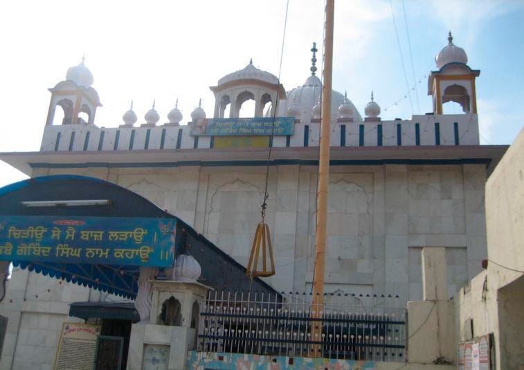 शहर के गुरुद्वारा श्री लखनौर साहिब में माता गुजरी कौर जी और श्री गुरु गोबिंद सिंह जी का रखा पलं शहर के गुरुद्वारा श्री लखनौर साहिब में माता गुजरी कौर जी और श्री गुरु गोबिंद सिंह जी का रखा पलं