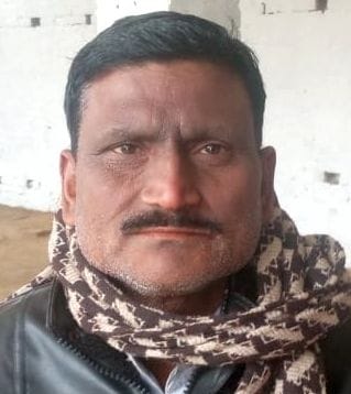 केशरिया गांव में नींबू की बाग देखते कृषि विपणन एंव कृषि विदेश व्यापार विभाग के अधिकारी व कृ