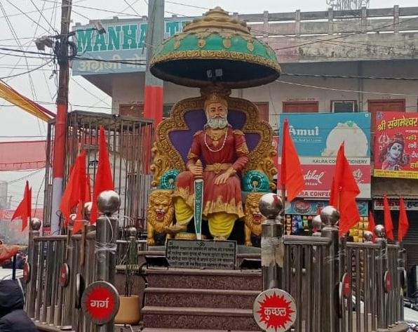 18जेएनडी10: मंहत अजय गिरी महाराज की फोटो।