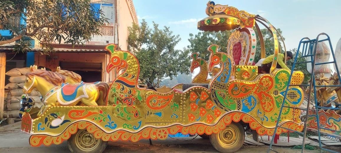 डुमरियागंज क्षेत्र के बहेरिया  में श्रीराम प्राण प्रतिष्ठा कार्यक्रम को लेकर लोगों को दल वितरित