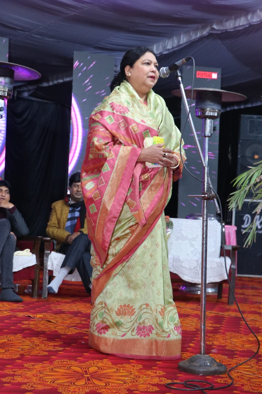 शाहजहांपुर में अखिल भारतीय कवि सम्मेलन में उपस्थित श्रोता। स्रोत-संस्था